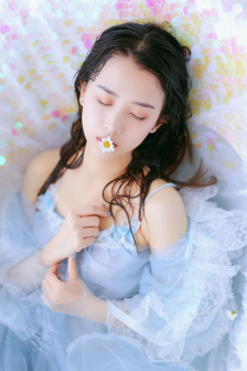 老婆运动时接听老公电话
